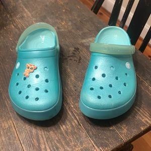 crocs